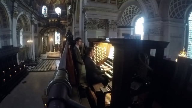 Rule, Britannia ! St. Pauls Cathedral London