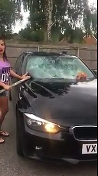 Elle découvre que son mari la trompe après 10 années de mariage...