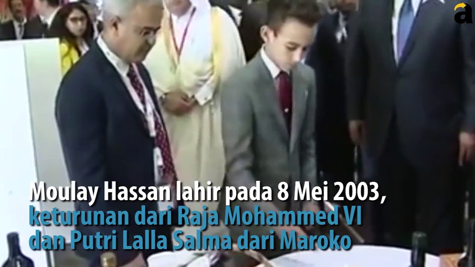 Pangeran Tak Gila Hormat Yang Benci Tangannya Dicium Video Pangeran Tak Gila Hormat Yang Benci Tangannya Dicium Video
