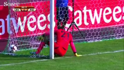 Futbol tarihinde bir ilk! Topa hiç değmeden gol attılar...