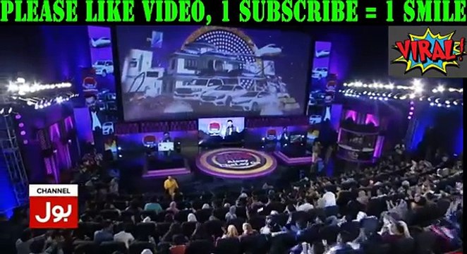 Aamir Liaquat Perpose a girl live in Game show aisay chaly ga, watch girl's reaction