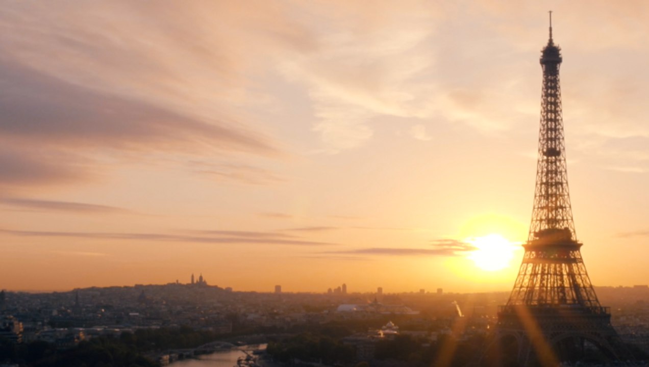 Paris vu du ciel: des images époustouflantes filmées par un drone