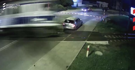 Four People Narrowly Avoid Death at Polish Train Crossing