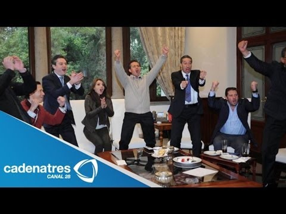 El presidente Enrique Peña Nieto festeja el triunfo de la selección mexicana