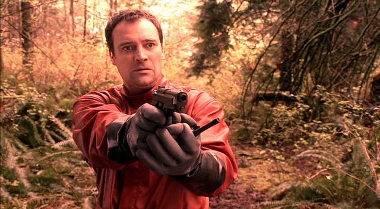 Stargate Atlantis S02E03 Runner