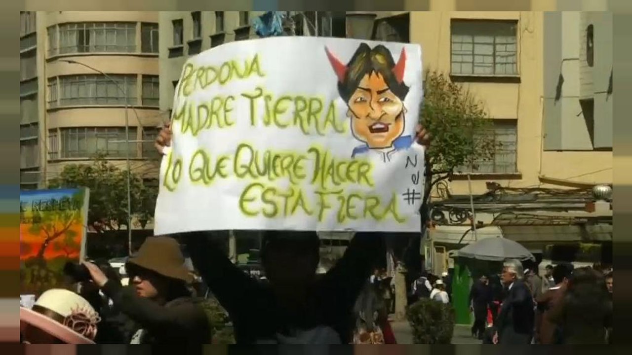 Indígenas contra Morales por una carretera en su reserva