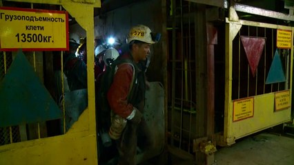 Russie: l'eau monte dans la mine où restent bloquées 8 personnes