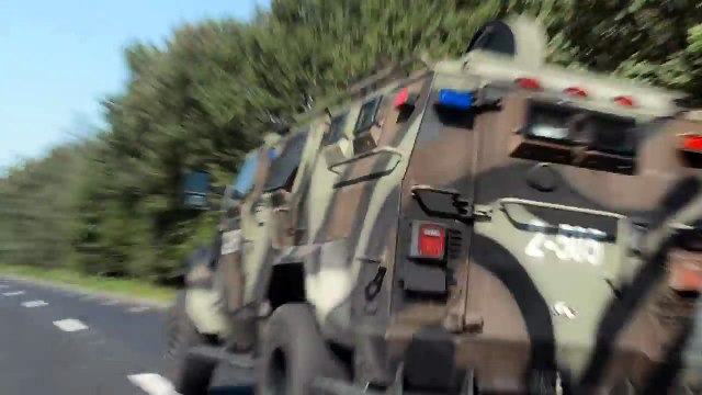 УКРАЇНСЬКИЙ БРОНЕАВТОМОБІЛЬ «СПАРТАН» ПОКАЗАВ НА ТРАСІ, НА ЩО ВІН ЗДАТНИЙ