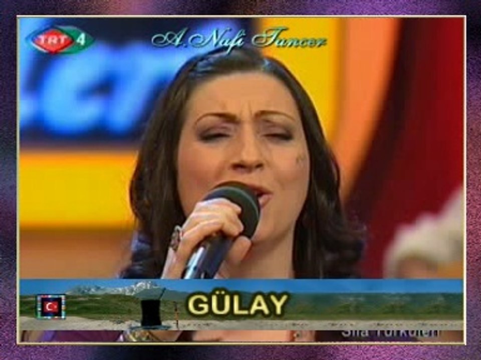 GÜLAY - Evlerinde Bir İpekten Halı Var