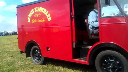 Classic car display Rauceby War Weekend 2012