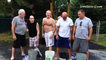 Dickie Eklund & friends incl @darrenm620 & @threeleggeddog do #icebucket challenge in #Dra