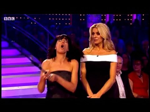 Tess Daly in giggling fit after Strictly co host Claudia Winkleman falls over live on TV