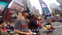 Andy Martinez preaching in time square