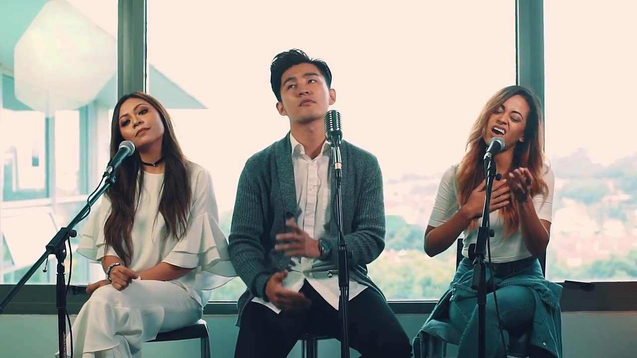 Despacito - (Cover by Sophia Liana, Alvin Chong & Sasha Nichole)