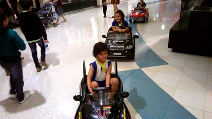 RAPHAELL, THÁBATTA E OSMILTON NOS CARRINHOS ELÉTRICOS DO SHOPPING RECIFE 10-08-2017(01)