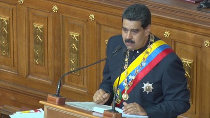 Maduro entrega proyecto de Constitución con el que busca refundar Venezuela