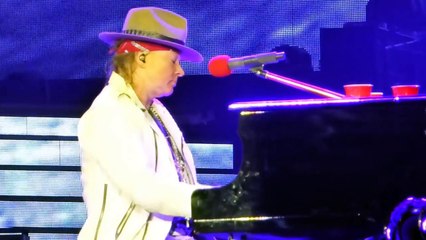Guns N Roses November Rain (Houston 08.05.16) HD