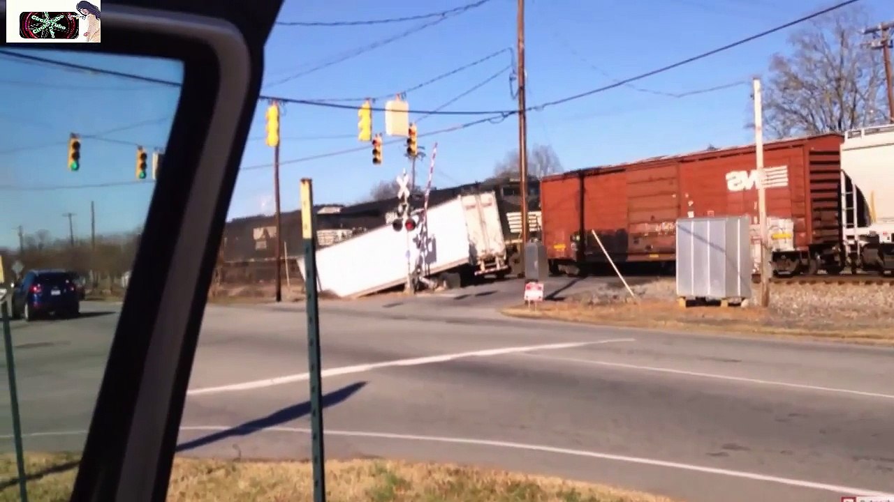 Horrible Train Crash Compilation Shocking Train Accident Videos||Train fails!!