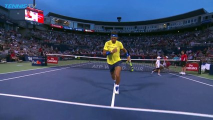 Rafael Nadal provoque la chute d'un cameraman