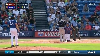 NY Mets Player Catches Flying Bat