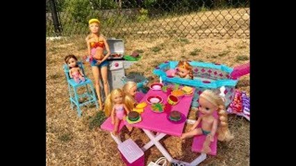 Barbie Pool Party! BBQ! Haley PEES in the POOL!!