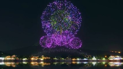 下载视频: Espectáculo de Fuegos Artificiales