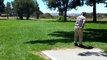 A 97 ans il continue de jouer au Frisbee Golf comme un dieu !