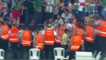 Ricardo Quaresma ramasse un couteau lors de la Supercoupe de Turquie
