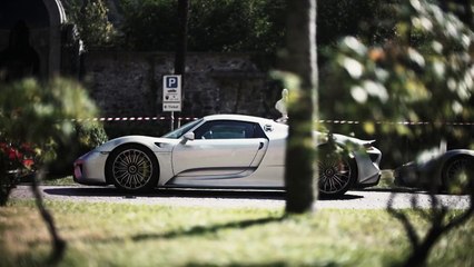 Vídeo: Un convoy de 19 Porsches por los Alpes
