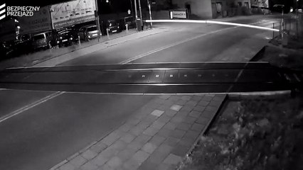 Les chemins de fer polonais diffusent les images d'un accident évité de justesse en guise d'avertissement