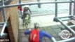 Cyclist dramatically tackles thieves after leaving bike unattended