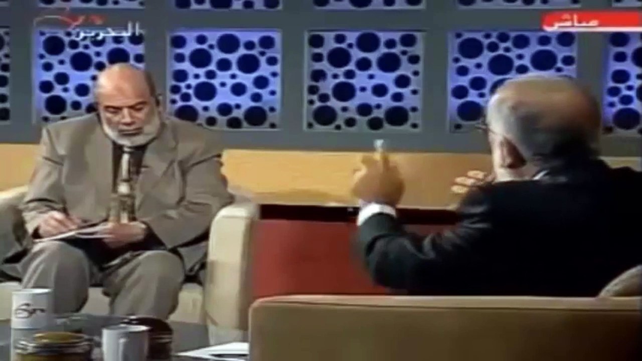 ثلاثة لا ترفع صلاتهم فوق رؤوسهم شبرا