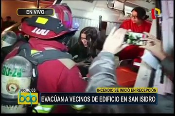 San Isidro: avacúan edificio por incendio en departamento
