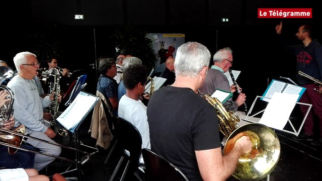 Quimper. Semaines musicales : répétion de la fanfare éphémère