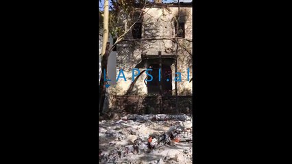 Si po shkrumbohen shtëpitë në Mallakastër