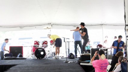 Cody Slaughter clowing around on stage Elvis Week 2014 video