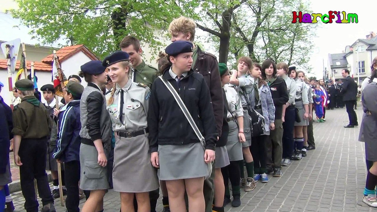 Obchody Święta 3 Maja w Mielcu  przemarsz pod Pomnik Wolności