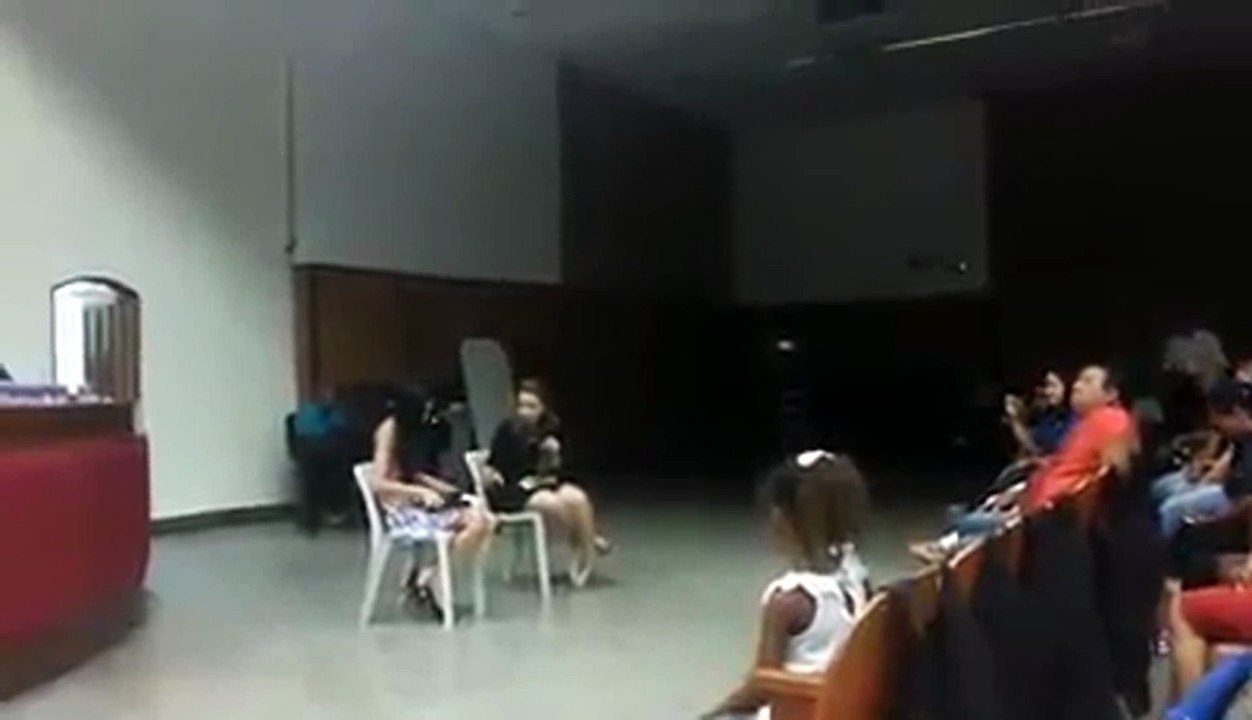 palavra de DEUS fala que o caminho e estreito esforçai para entrar na porta estreita[1]