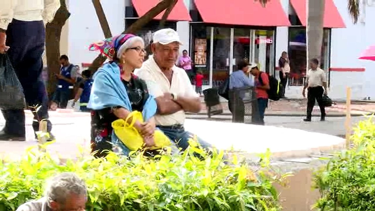 María Dolores pide que le canten