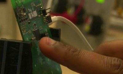 Warga AS Hadirkan Telepon Selular Tanpa Baterai