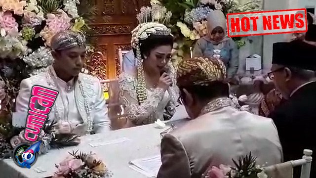 Hot News! Tangis Sheza Idris Tumpah Saat Minta Restu Papa - Cumicam 12 Agustus 2017