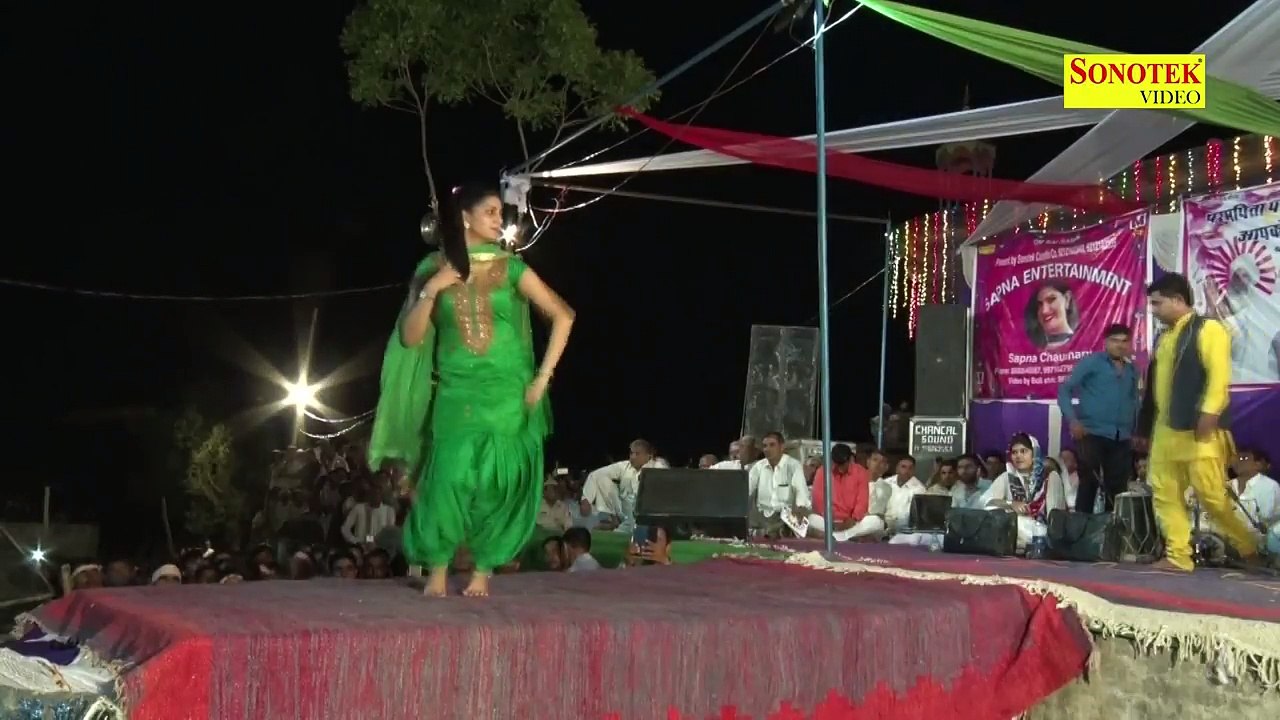 सपना चौधरी ने दिल्ली के करोल बाग में धूम मचा दी || Raj Mawar || Haryanvi Stage Dance 2017