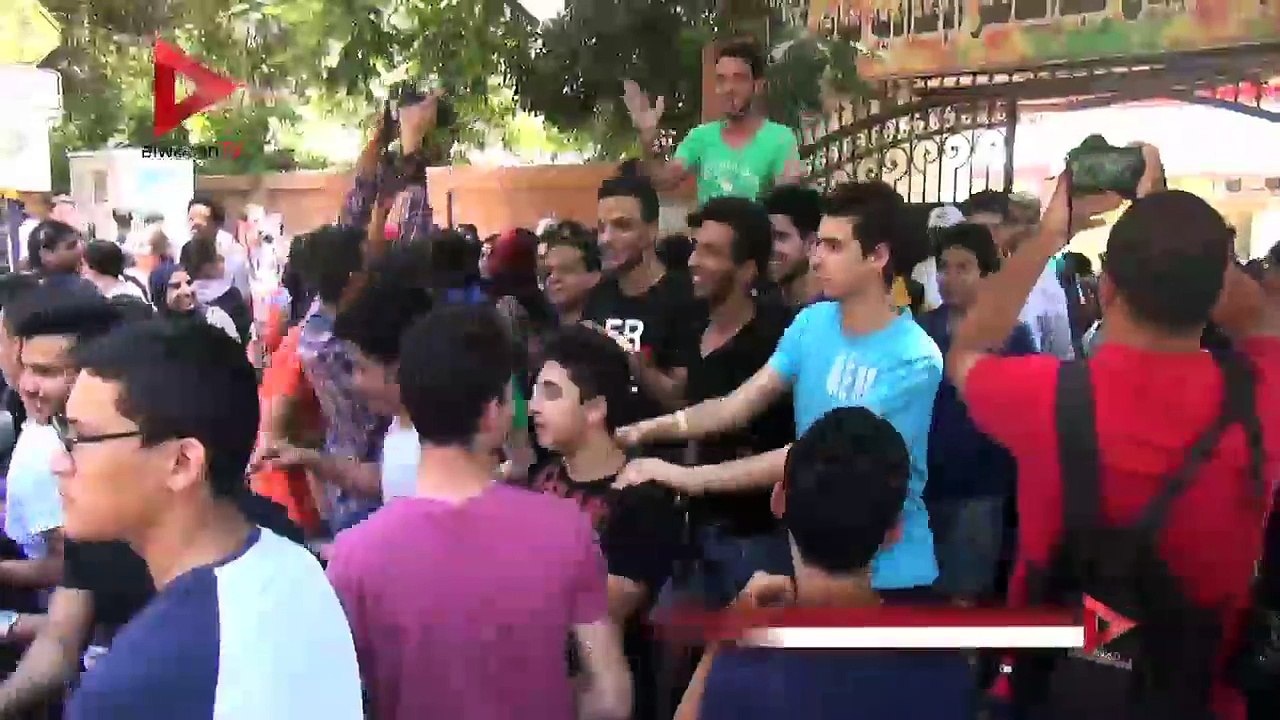 بعد آخر امتحانات الثانوية.. طالبات ترقص علي مزمار عبدالسلام