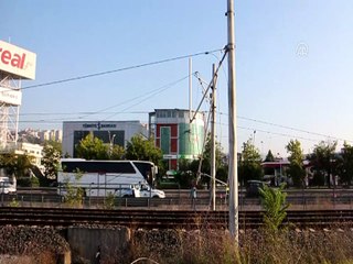 YHT hattına iş makinesi devrildi