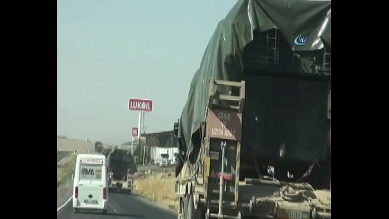 Suriye sınırına tank ve obüs sevkıyatı kamerada