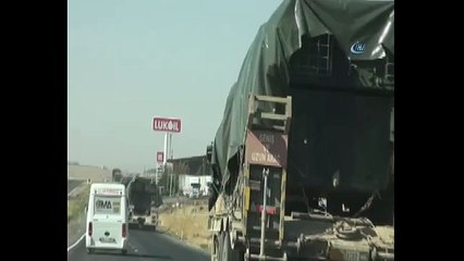 Suriye sınırına tank ve obüs sevkıyatı kamerada
