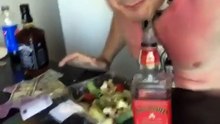 Andrea Dipré Mezzonud0 mostra i Soldi e Bestemmja! (post su instagram)