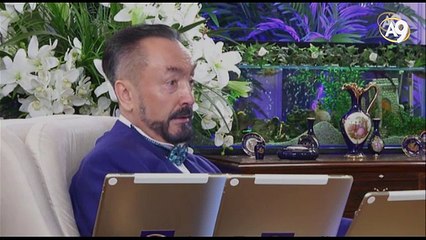 Hak bilgi içeren kitap evde güzel huylu bir alim ve dosttur.