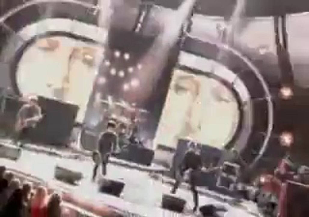 Green Day-Working Class Hero (American Idol Finale)