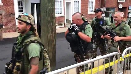 ABD'de ırkçı neo-naziler ağır silahlarla görüntülendi